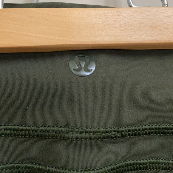 Lululemon Cool To Street Crop mesh gator green size 4 leggings capri crops - Picture 16 of 16